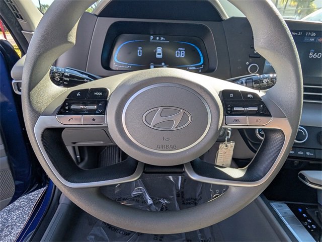 Used 2025 Hyundai Elantra SE image 29