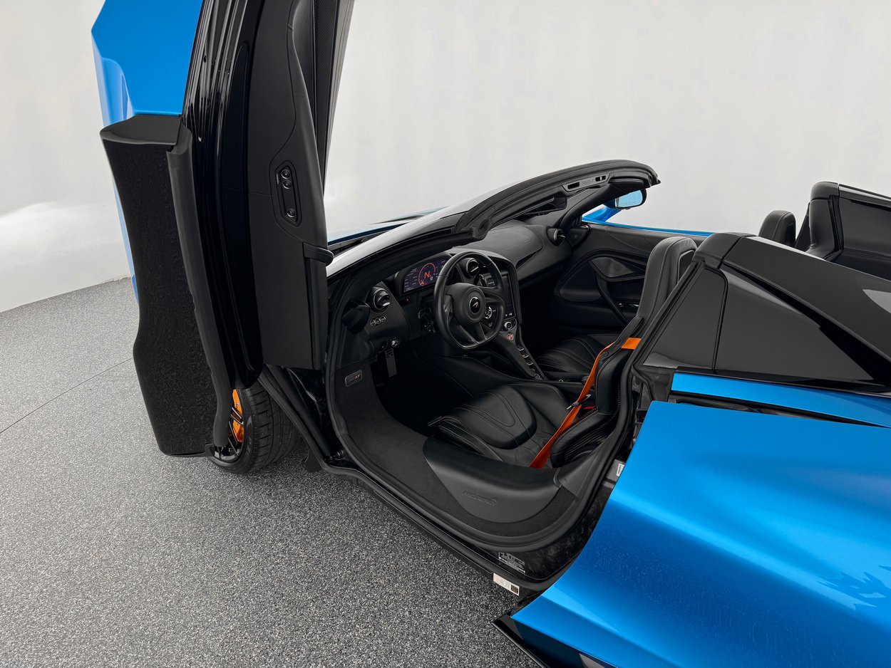 Used 2022 McLaren 765LT image 12