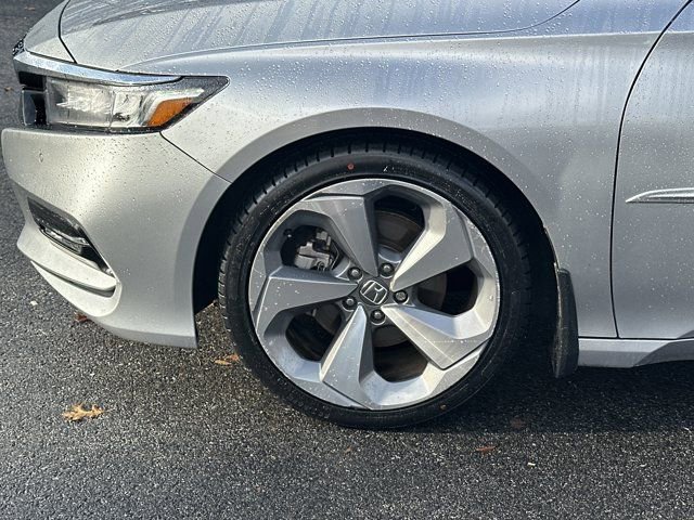 Used 2018 Honda Accord Touring image 13