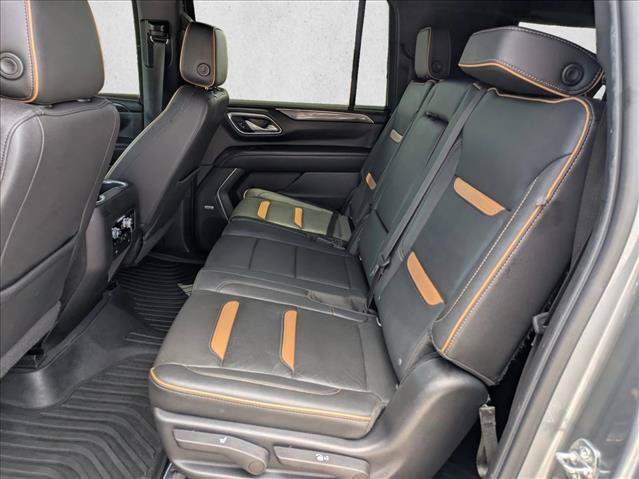 Used 2022 GMC Yukon XL AT4 w/ Technology Package AWD/4WD image 16
