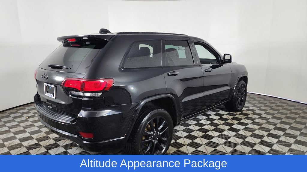 Used 2022 Jeep Grand Cherokee Laredo X image 8