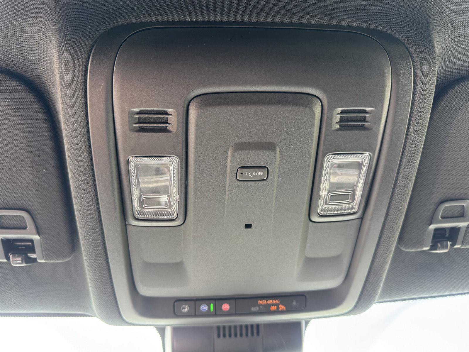 Used 2025 Chevrolet Suburban LS AWD/4WD image 46