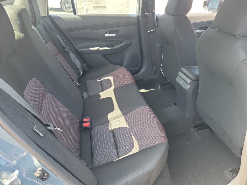 New 2027 Nissan Sentra SR w/ Floor Mat Package FWD image 13