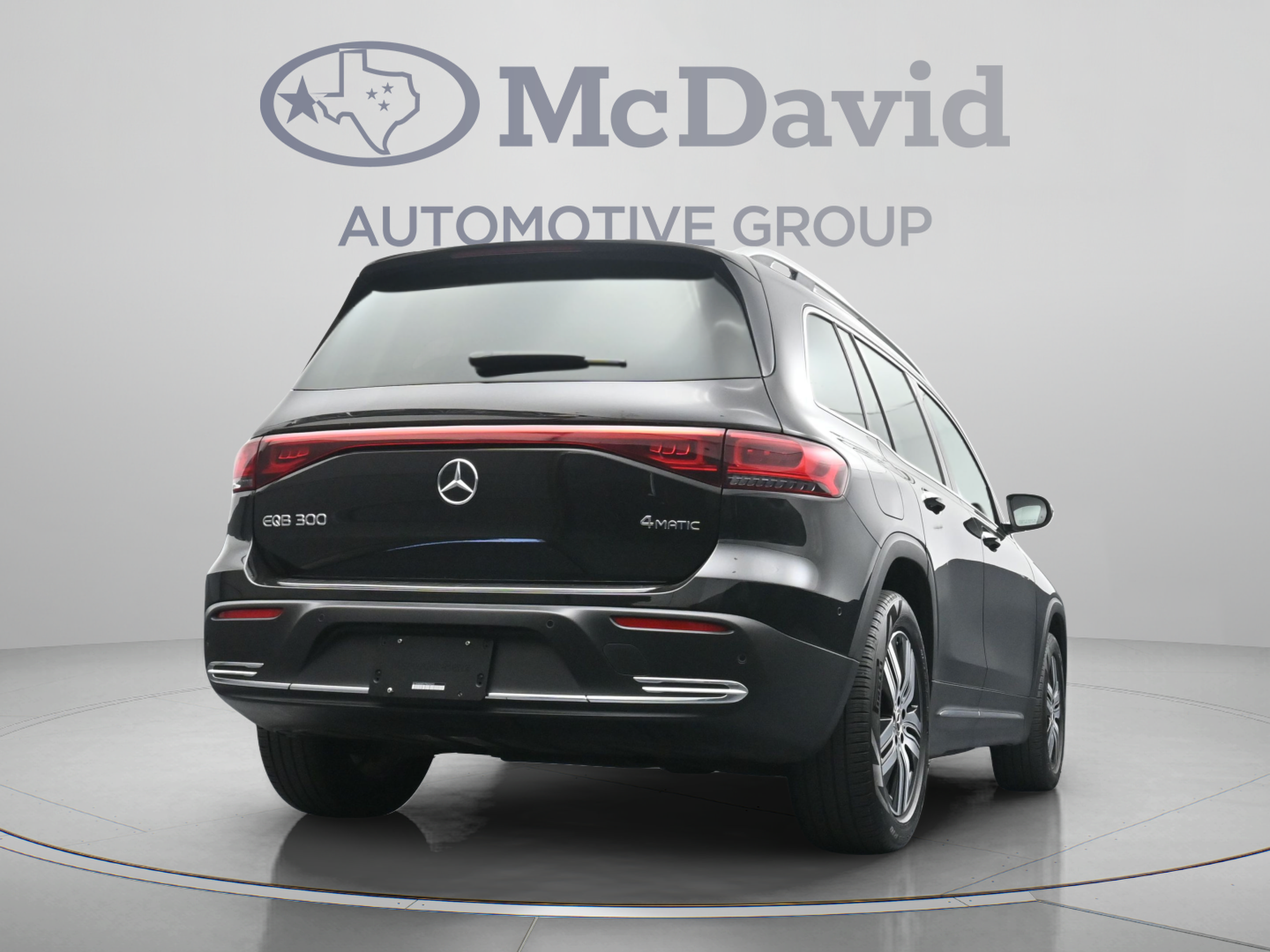 Used 2023 Mercedes-Benz EQB 300 4MATIC image 31
