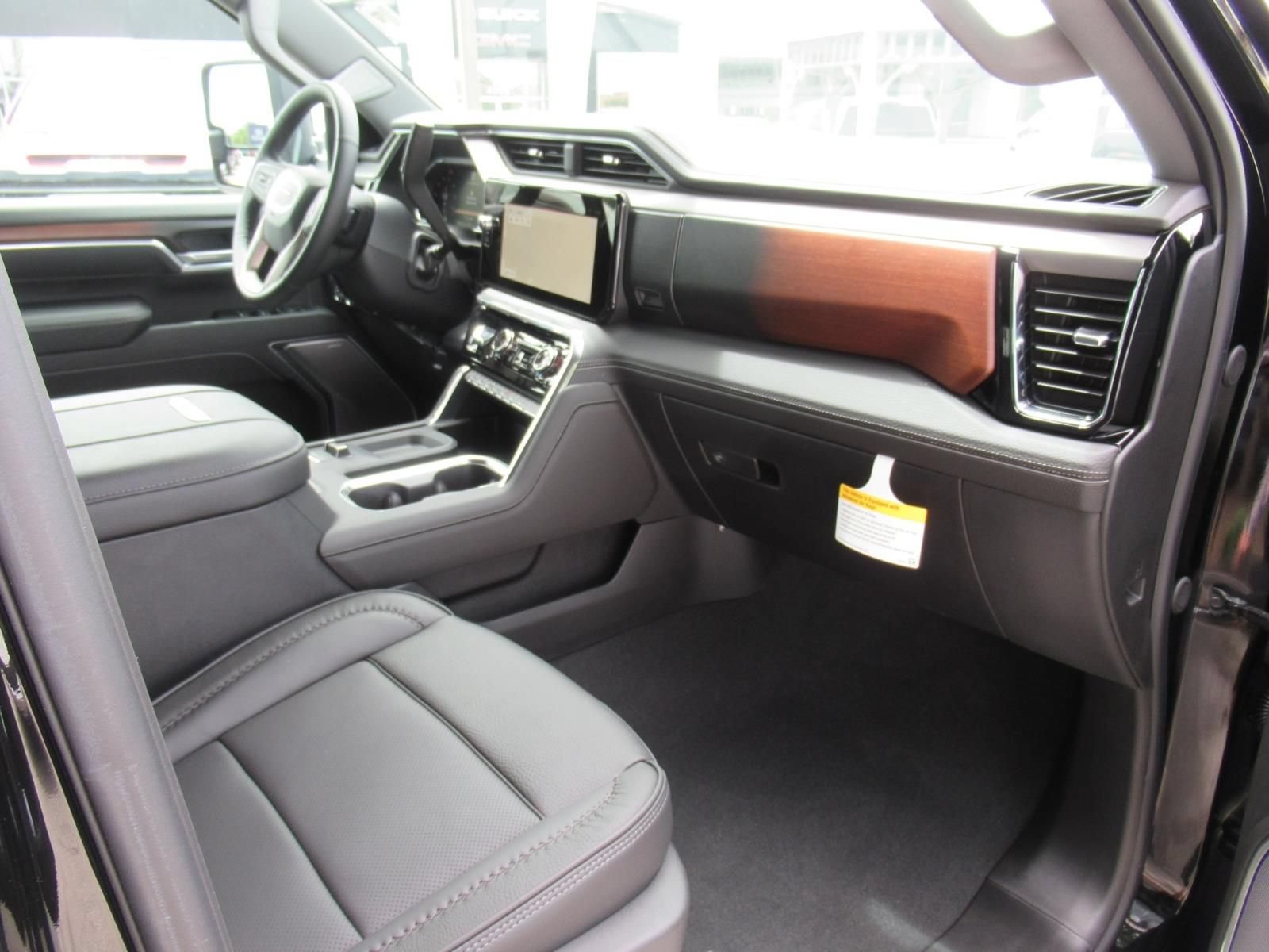 New 2026 GMC Sierra 2500 Denali w/ Denali Reserve Package AWD/4WD image 12