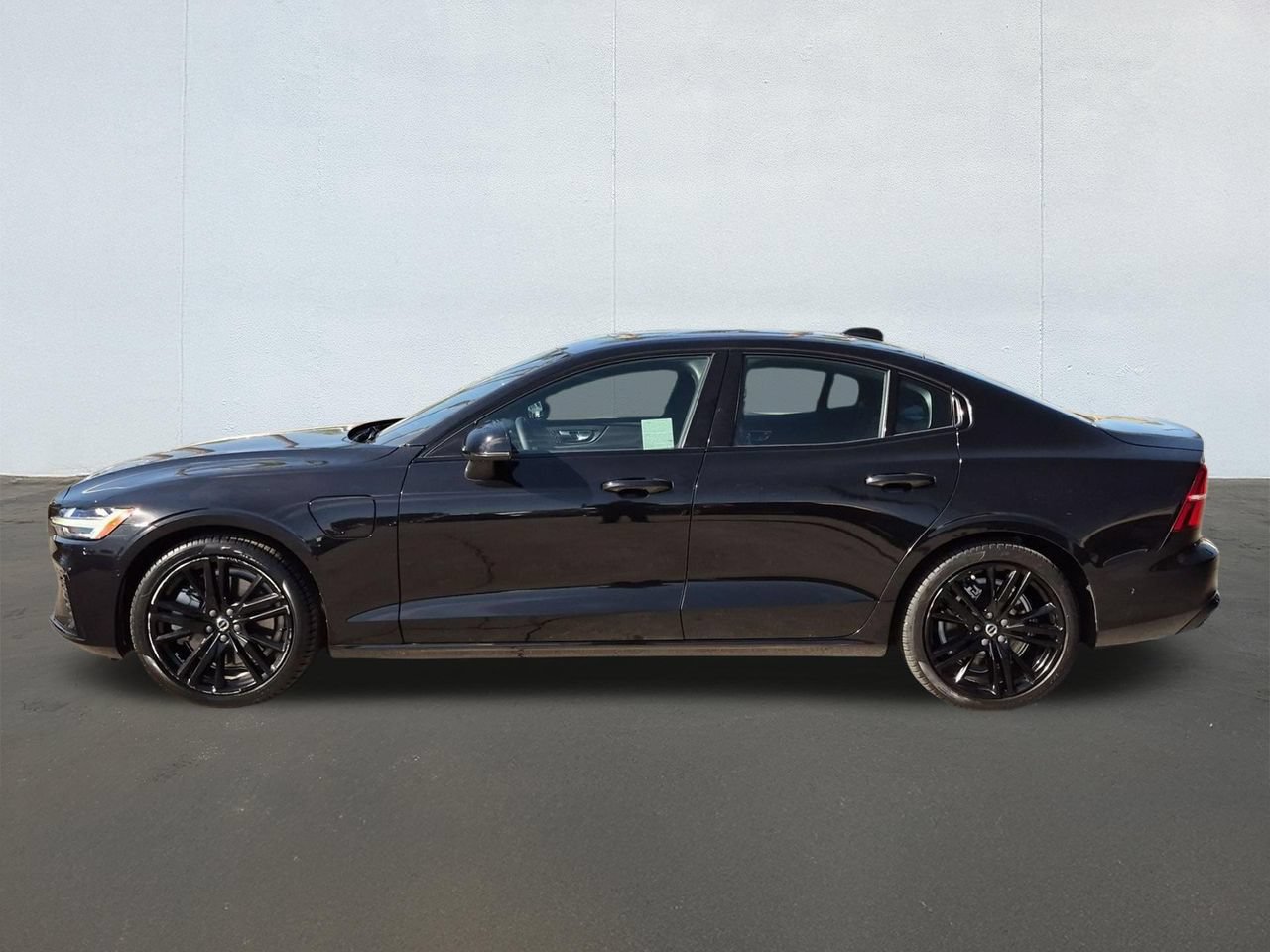 Certified 2024 Volvo S60 T8 Plus w/ Climate Package AWD/4WD image 8
