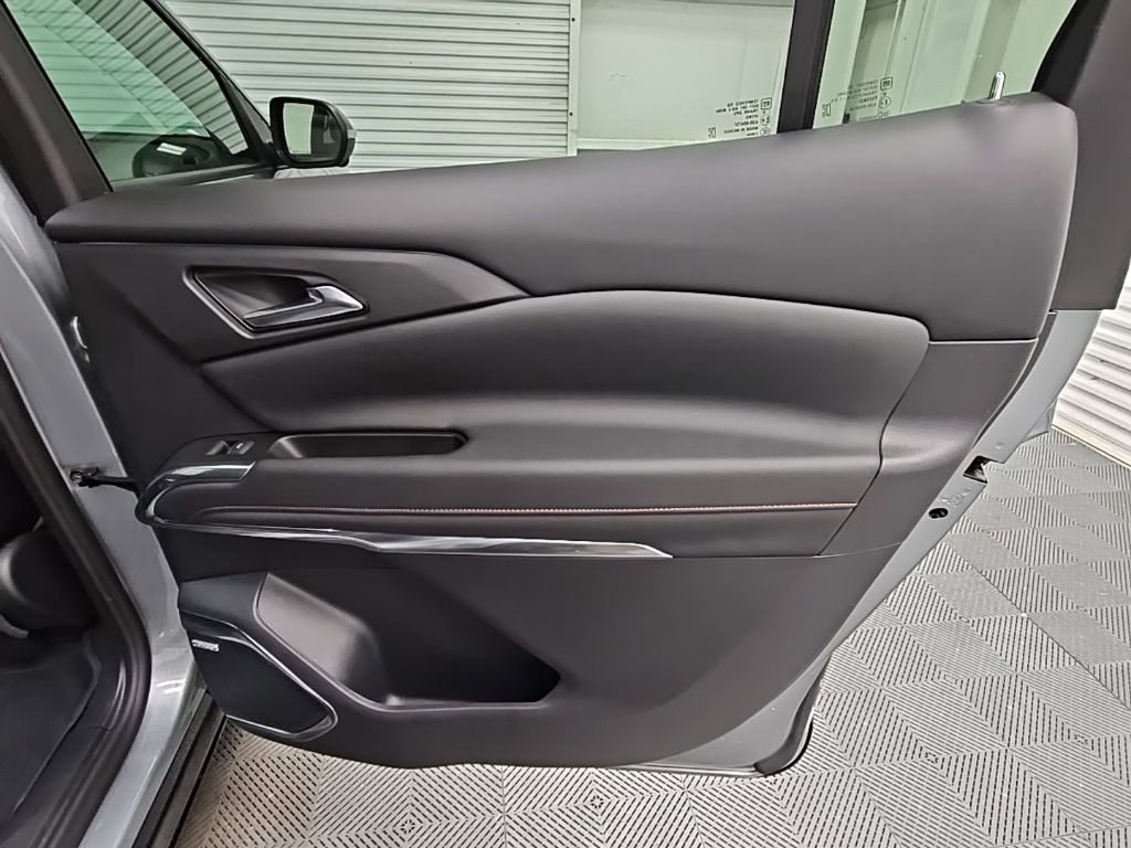 Used 2024 Chevrolet Traverse RS w/ LPO, Floor Liner Package image 41