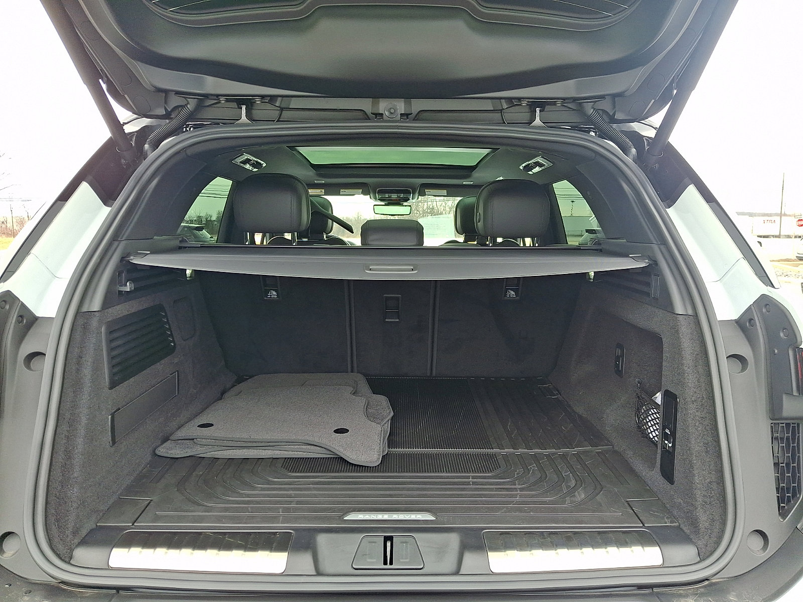 Used 2024 Land Rover Range Rover Sport Dynamic SE image 28