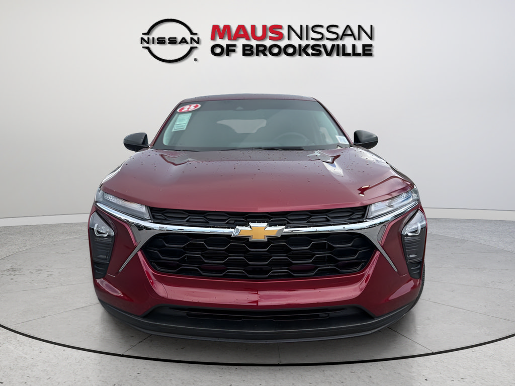 Used 2025 Chevrolet Trax LS FWD image 3