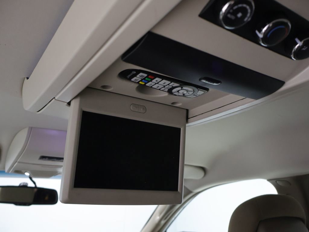 Used 2015 Chrysler Town & Country Touring w/ Driver Convenience Group FWD image 18