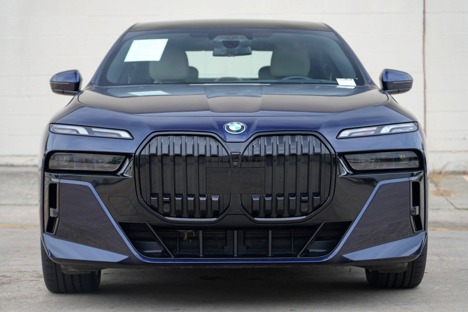Used 2023 BMW i7 xDrive60 AWD/4WD image 7
