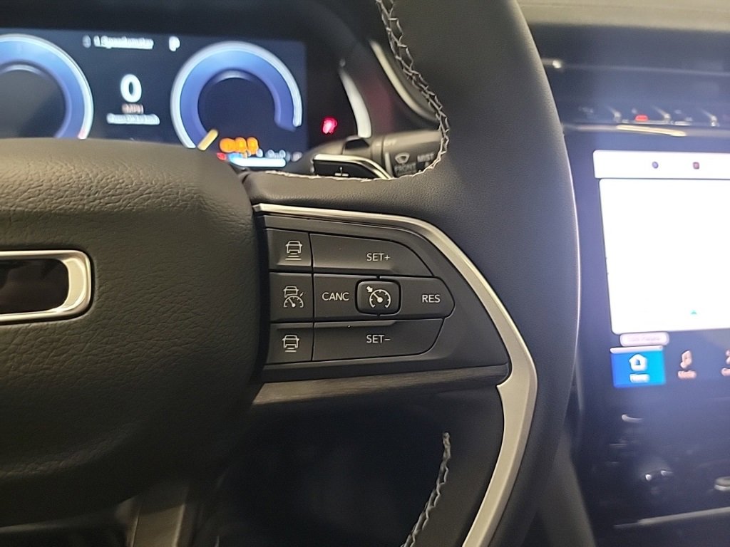 New 2025 Jeep Grand Cherokee L Limited w/ Luxury Tech Group II image 16