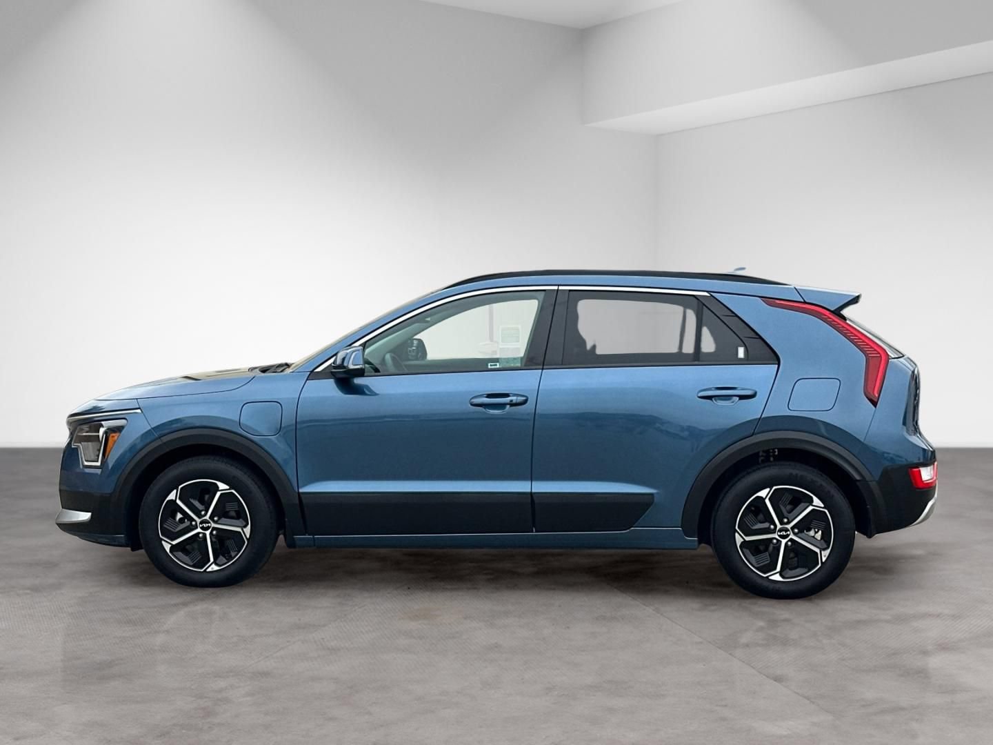 Used 2024 Kia Niro EX FWD image 3