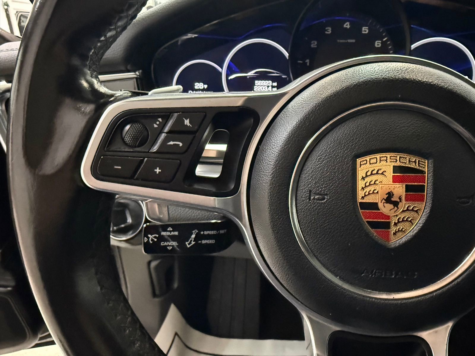 Used 2018 Porsche Panamera 4 image 20