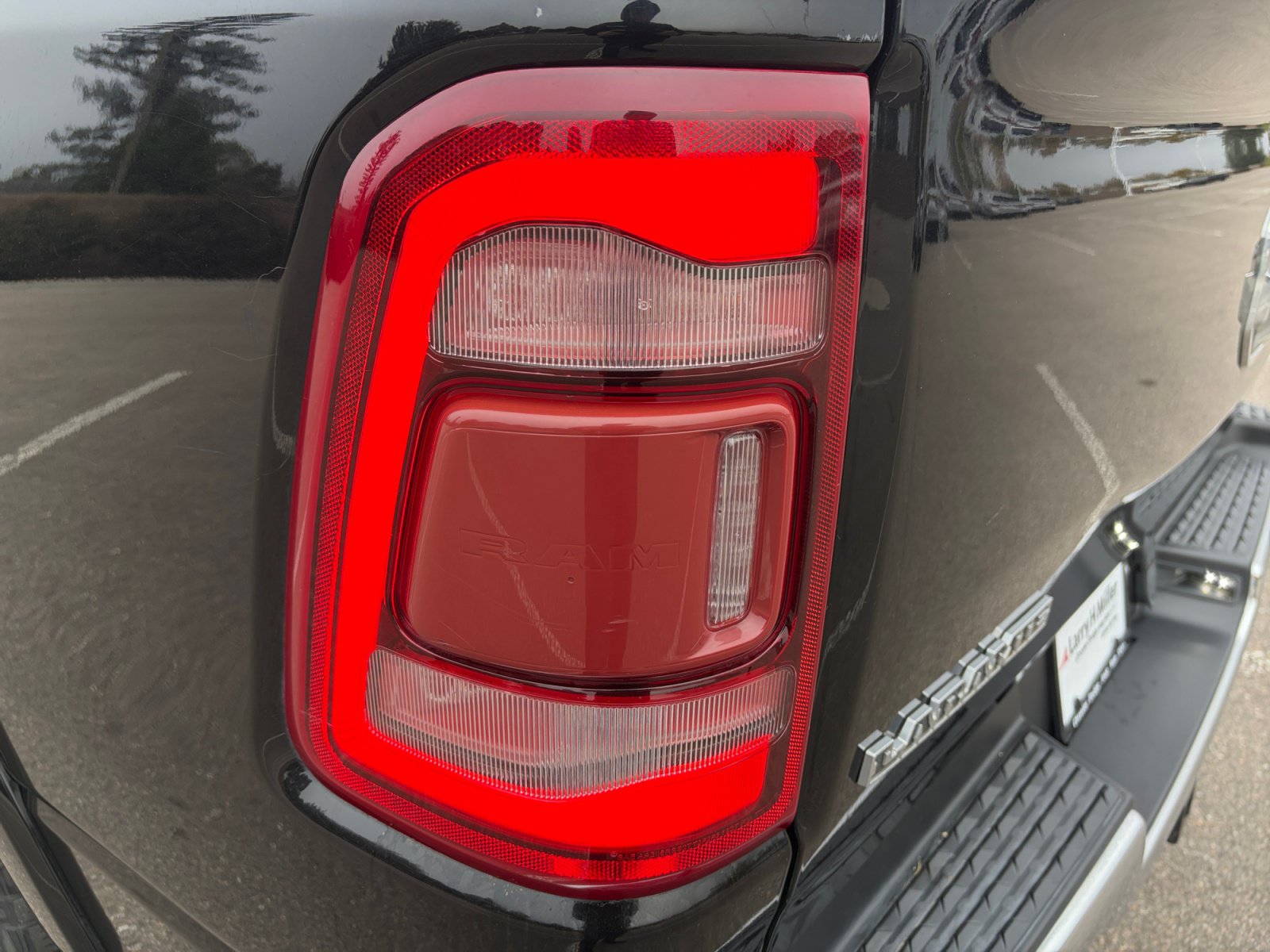 Used 2021 RAM 1500 Laramie AWD/4WD image 28