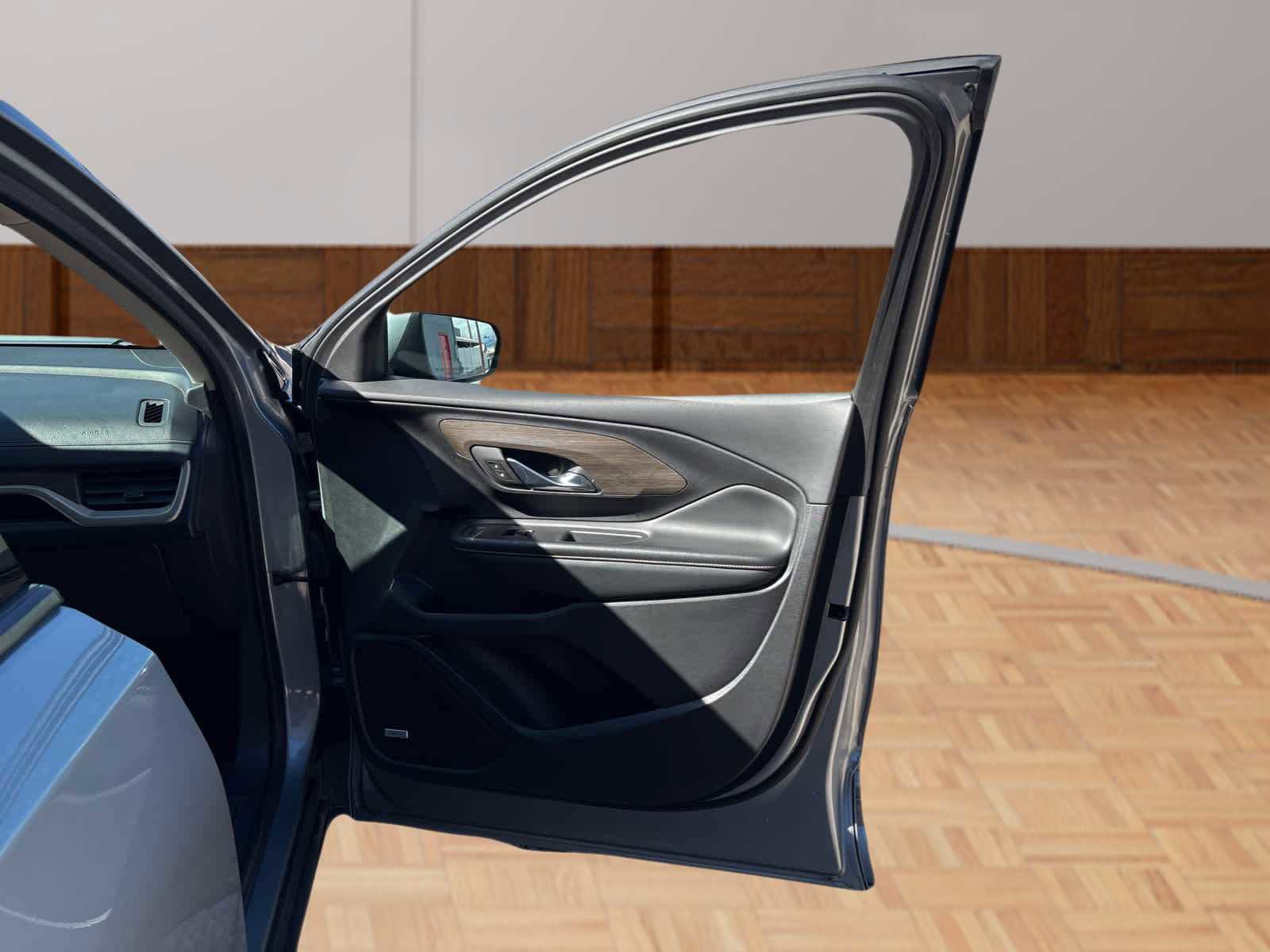 Used 2024 GMC Terrain Denali image 15