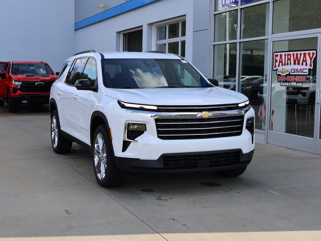 New 2026 Chevrolet Traverse LT w/ Driver Confidence Package image 2