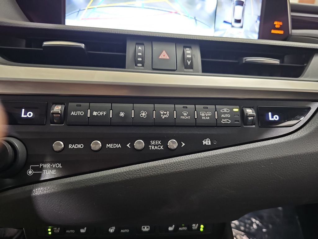 Used 2020 Lexus ES 350 Ultra Luxury w/ Accessory Package 2 FWD image 26