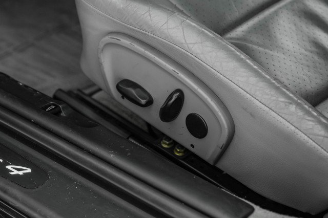 Used 2001 Porsche 911 Carrera 4 image 24