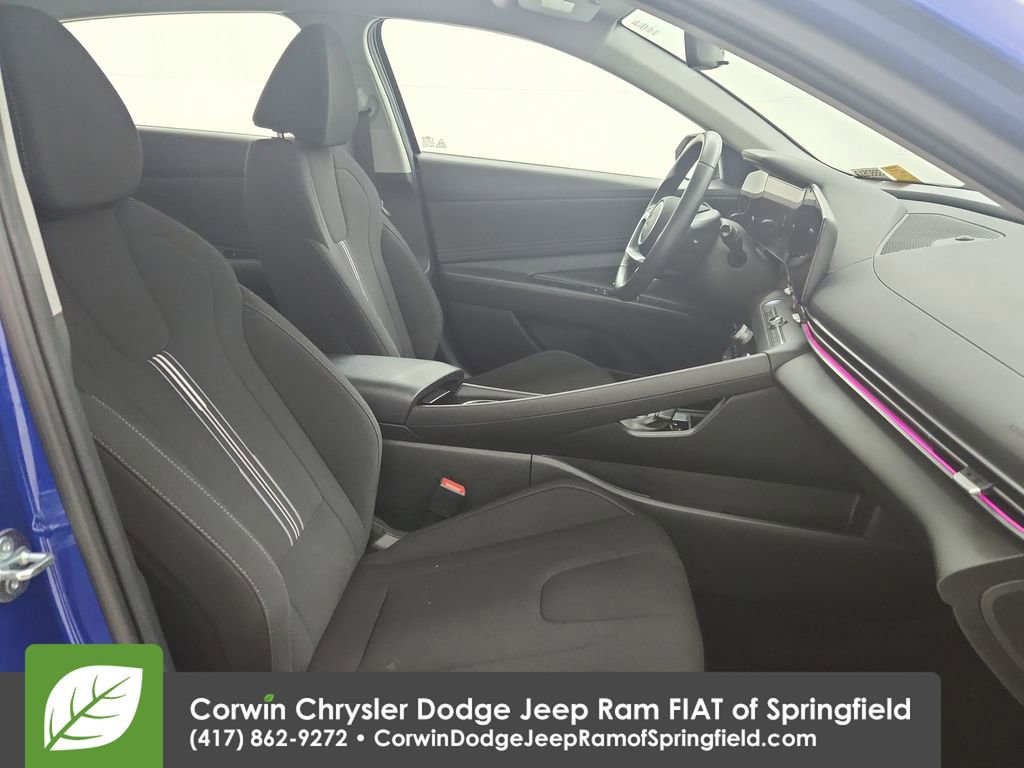 Used 2025 Hyundai Elantra SEL image 34