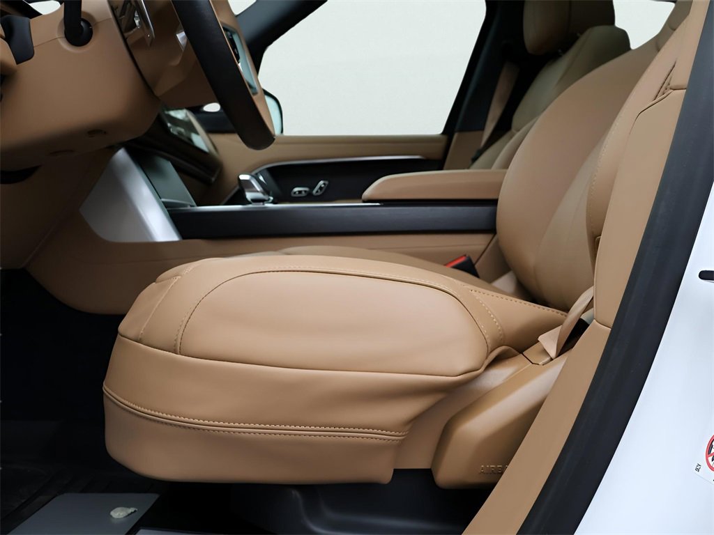 New 2025 Land Rover Range Rover SE image 35