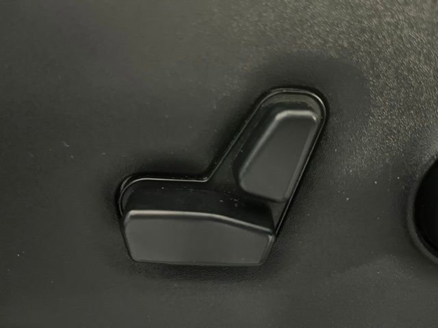 Used 2023 Chrysler Pacifica Touring-L FWD image 15