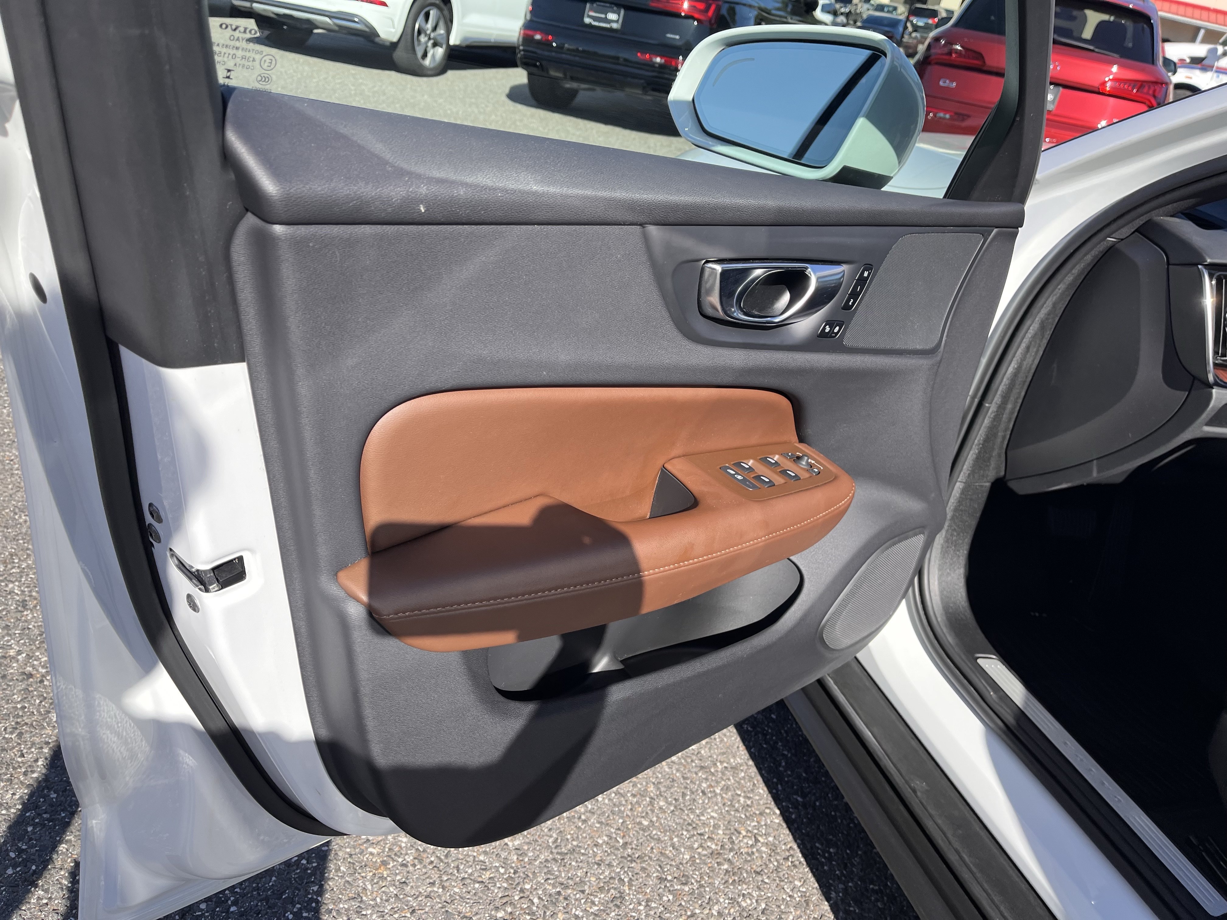 Certified 2024 Volvo V60 B5 Cross Country Plus AWD/4WD image 8