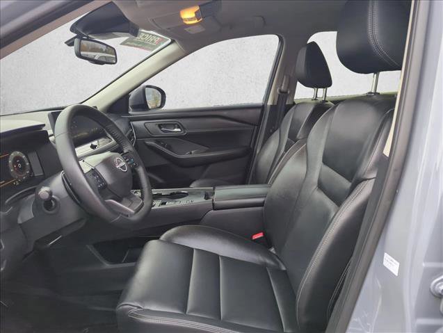 Used 2025 Nissan Rogue SL FWD image 16
