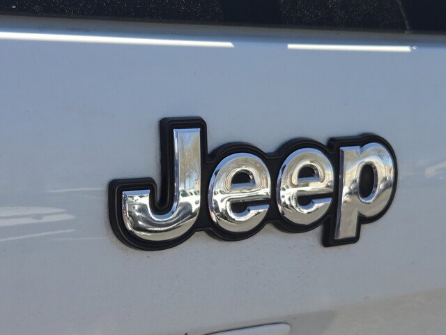 Used 2015 Jeep Cherokee Limited image 35