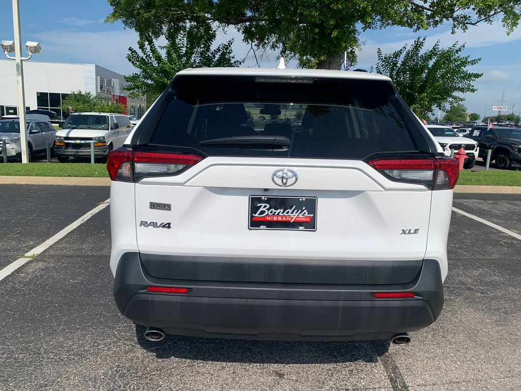 Used 2025 Toyota RAV4 XLE w/ Convenience Package FWD image 6