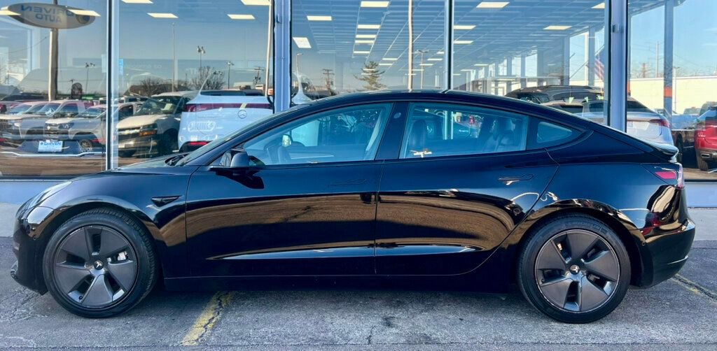 Used 2021 Tesla Model 3 Standard Range Plus image 2