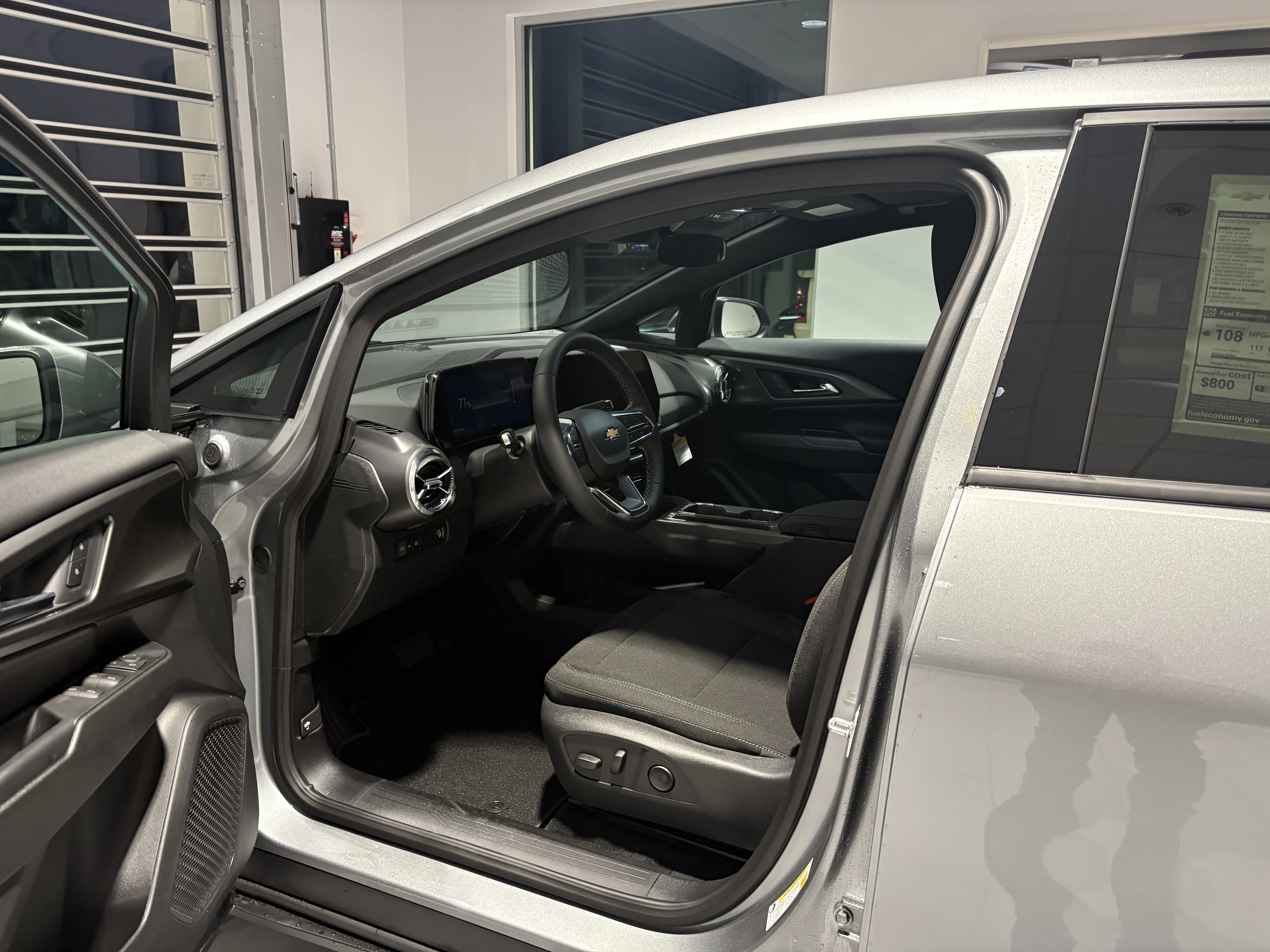 New 2026 Chevrolet Equinox EV LT image 9