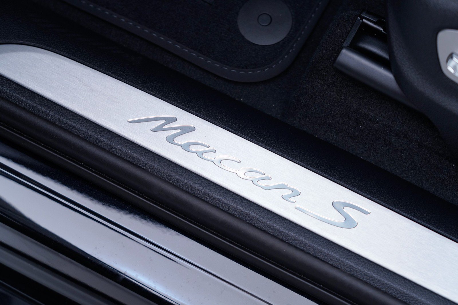 New 2026 Porsche Macan S AWD/4WD image 15