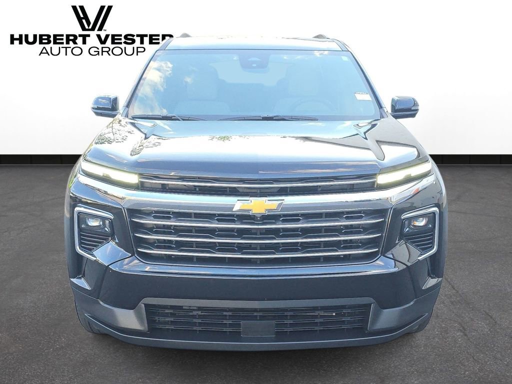 Used 2026 Chevrolet Traverse LT w/ Driver Confidence Package FWD image 3