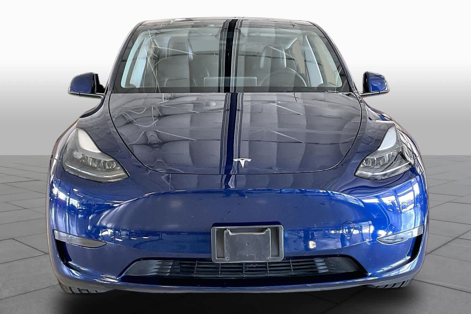Used 2023 Tesla Model Y AWD image 3