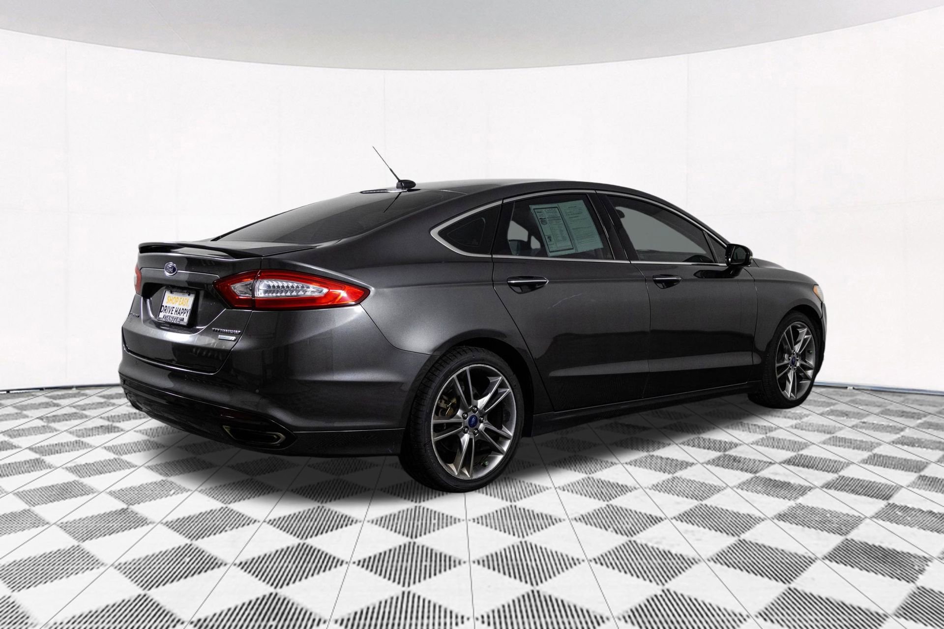 Used 2015 Ford Fusion Titanium image 16