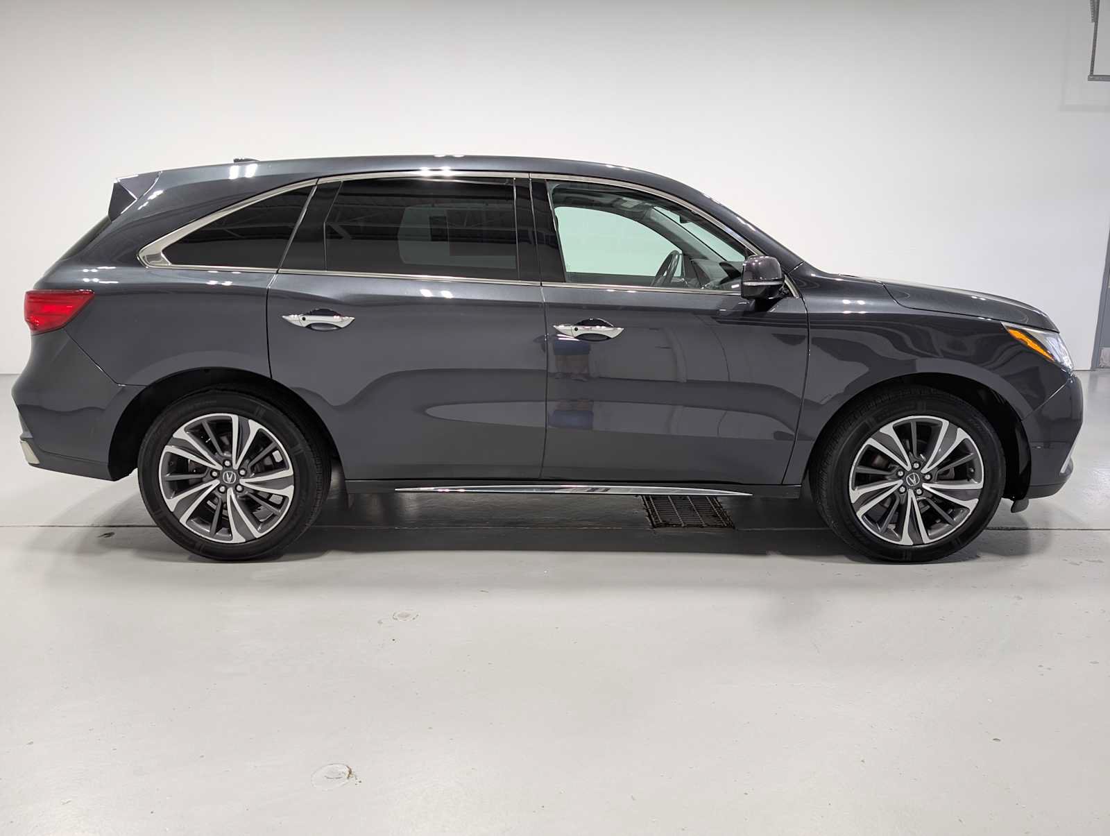 Used 2019 Acura MDX w/ Tech & Entertainment Pkg AWD/4WD image 7