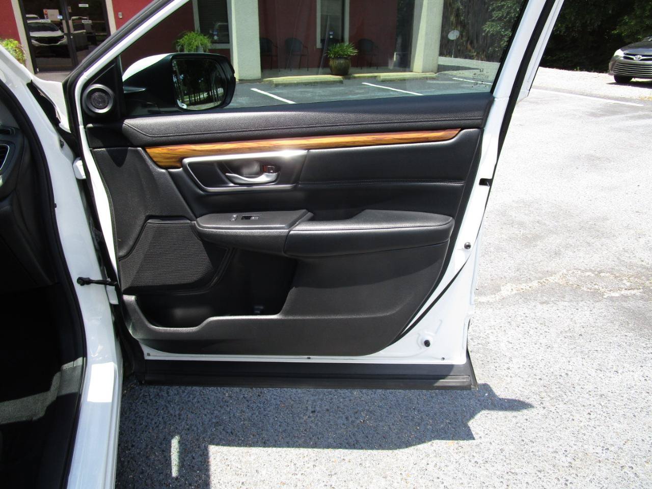 Used 2022 Honda CR-V Touring image 32