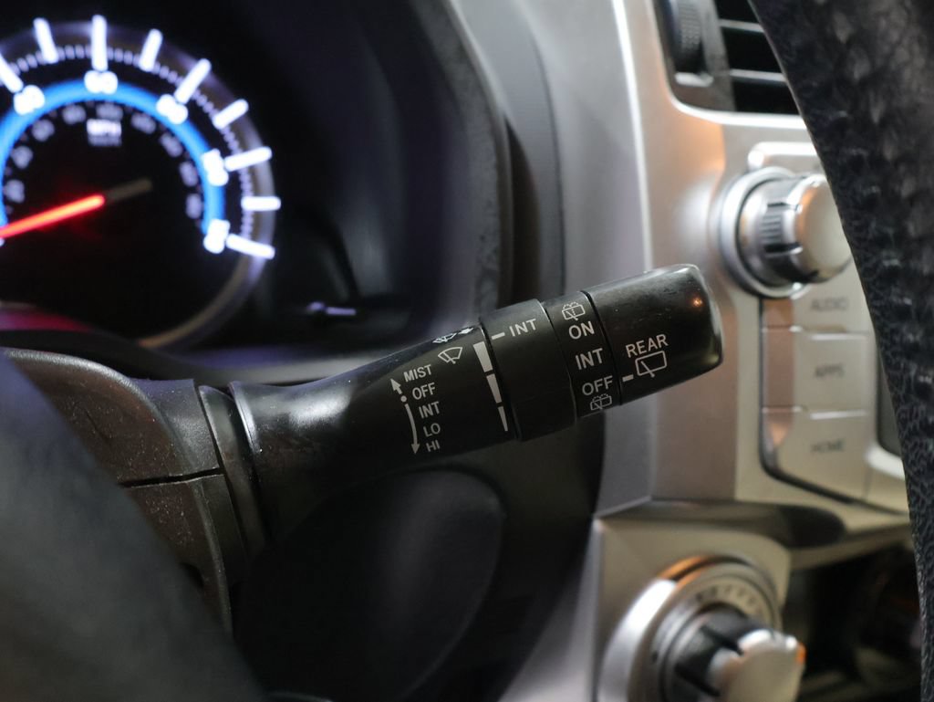 Used 2018 Toyota 4Runner SR5 Premium AWD/4WD image 37