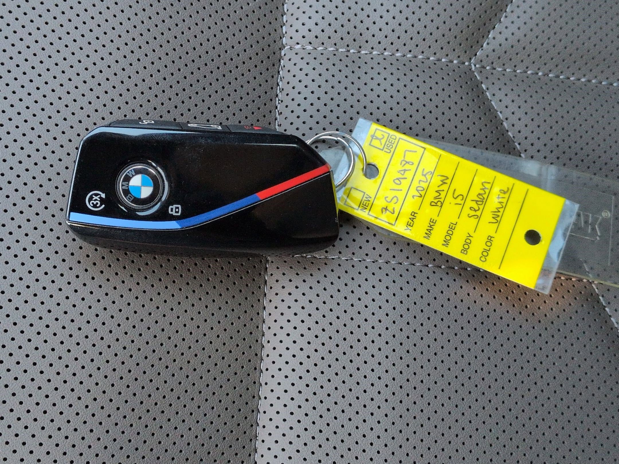 Used 2025 BMW i5 M60 w/ Premium Package image 36