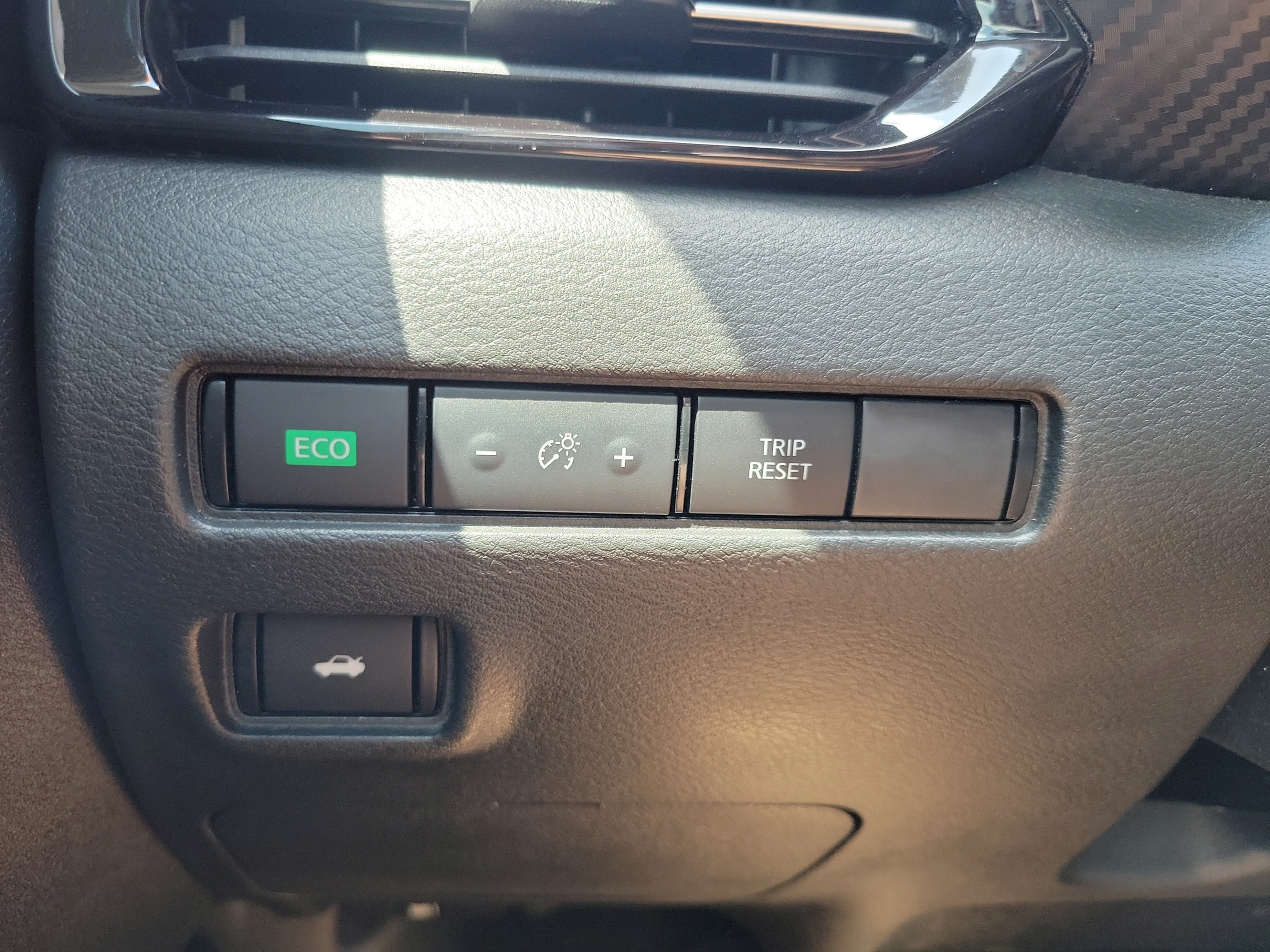 Used 2020 Nissan Sentra SV w/ Electronics Package FWD image 19