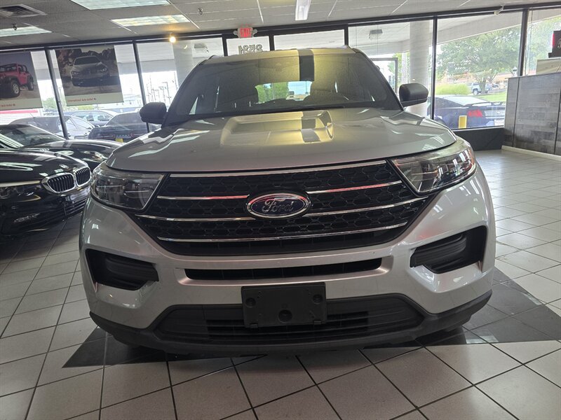 Used 2020 Ford Explorer XLT AWD/4WD image 2