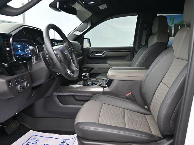 Used 2025 Chevrolet Silverado 1500 ZR2 image 11