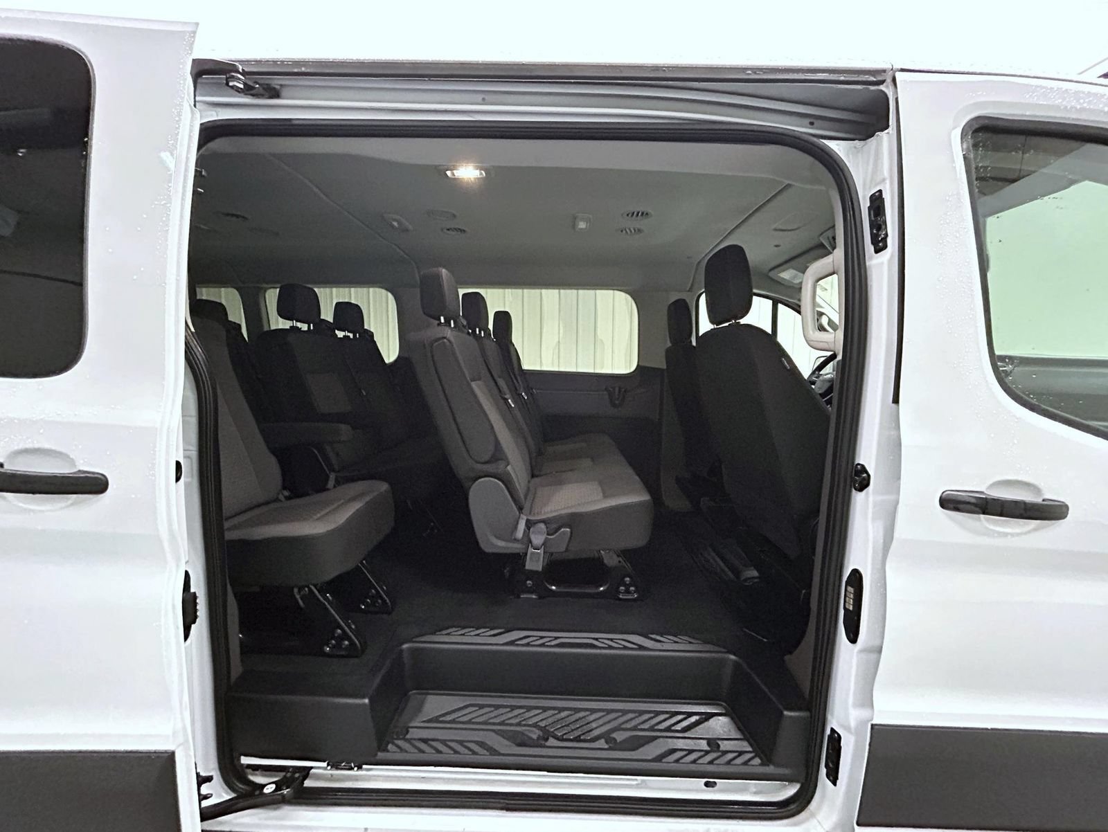 Used 2025 Ford Transit 350 XLT RWD image 17