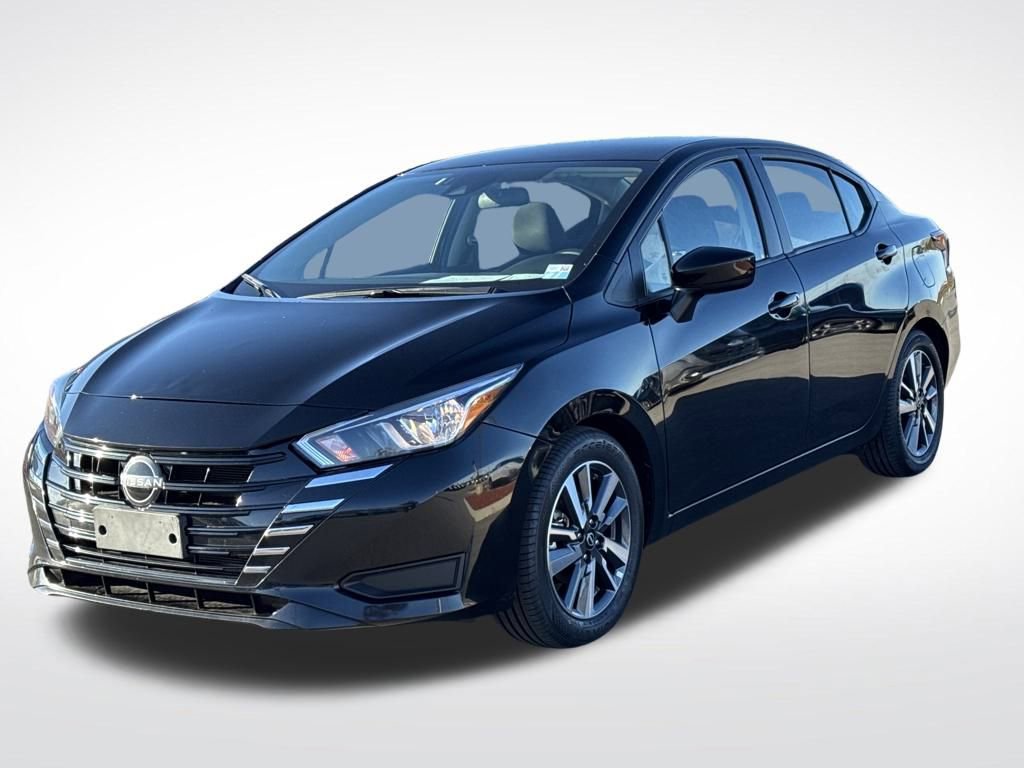 Used 2023 Nissan Versa SV image 2
