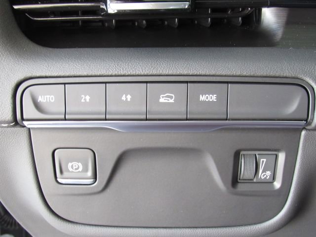 Used 2024 Cadillac Escalade ESV Luxury AWD/4WD image 38