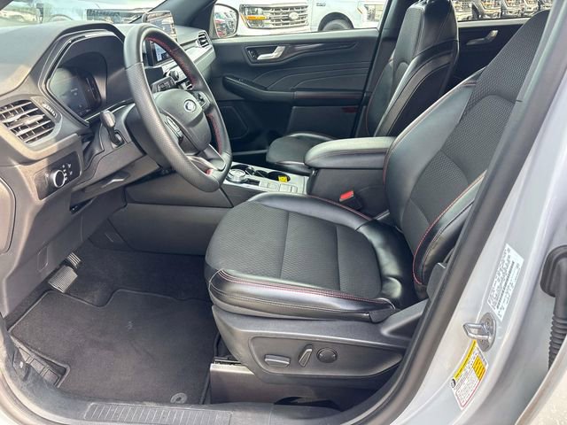 Used 2025 Ford Escape ST-Line image 12