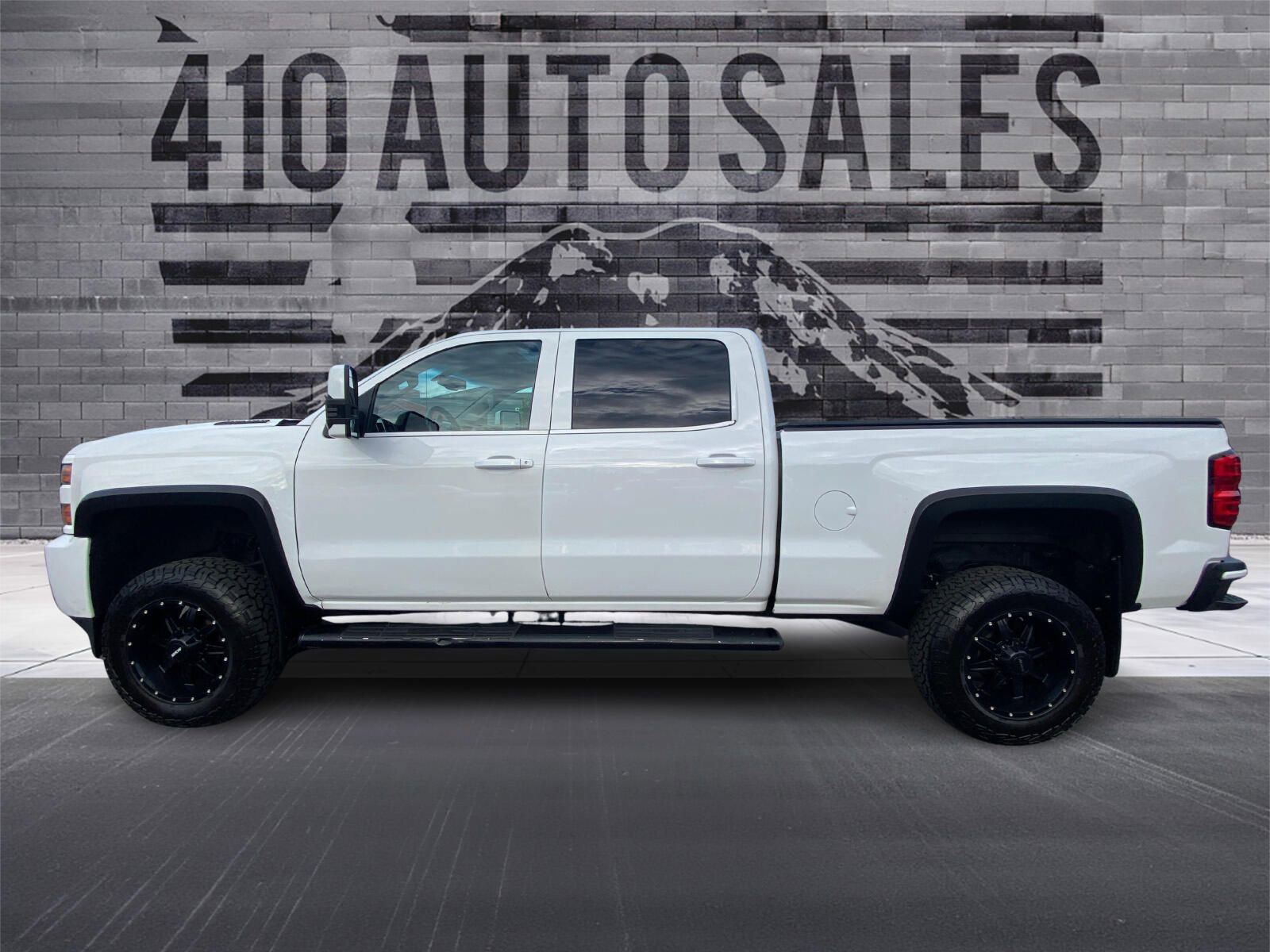 Used 2015 Chevrolet Silverado 3500 LTZ image 7
