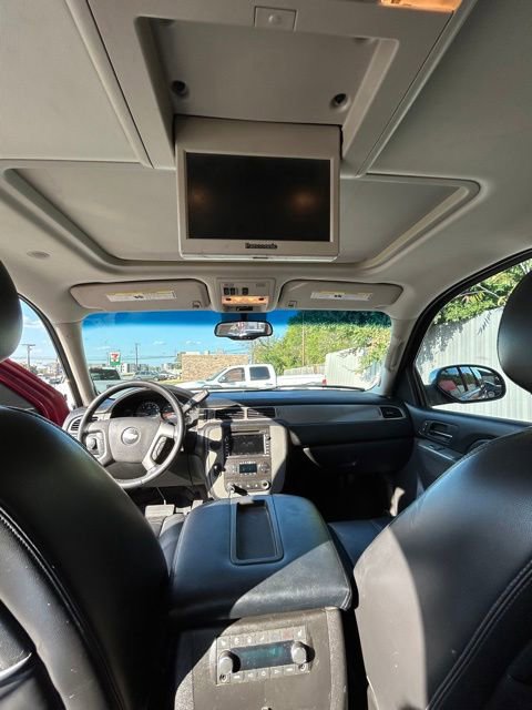 Used 2010 Chevrolet Suburban LT AWD/4WD image 14