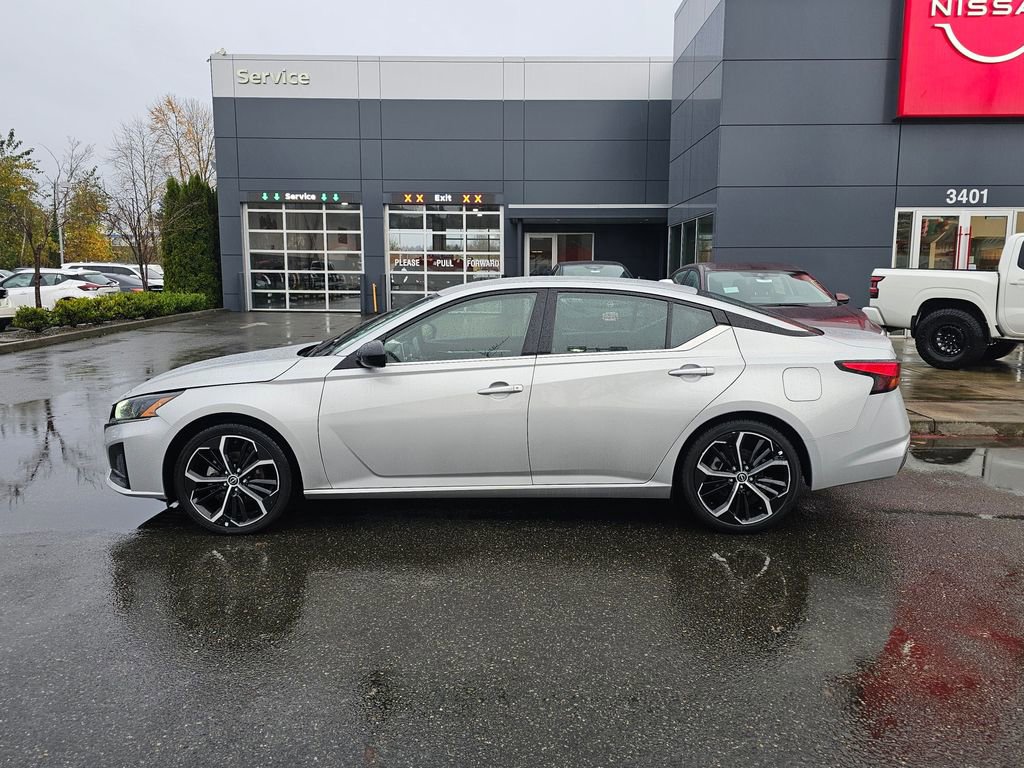 Used 2023 Nissan Altima 2.5 SR FWD image 8